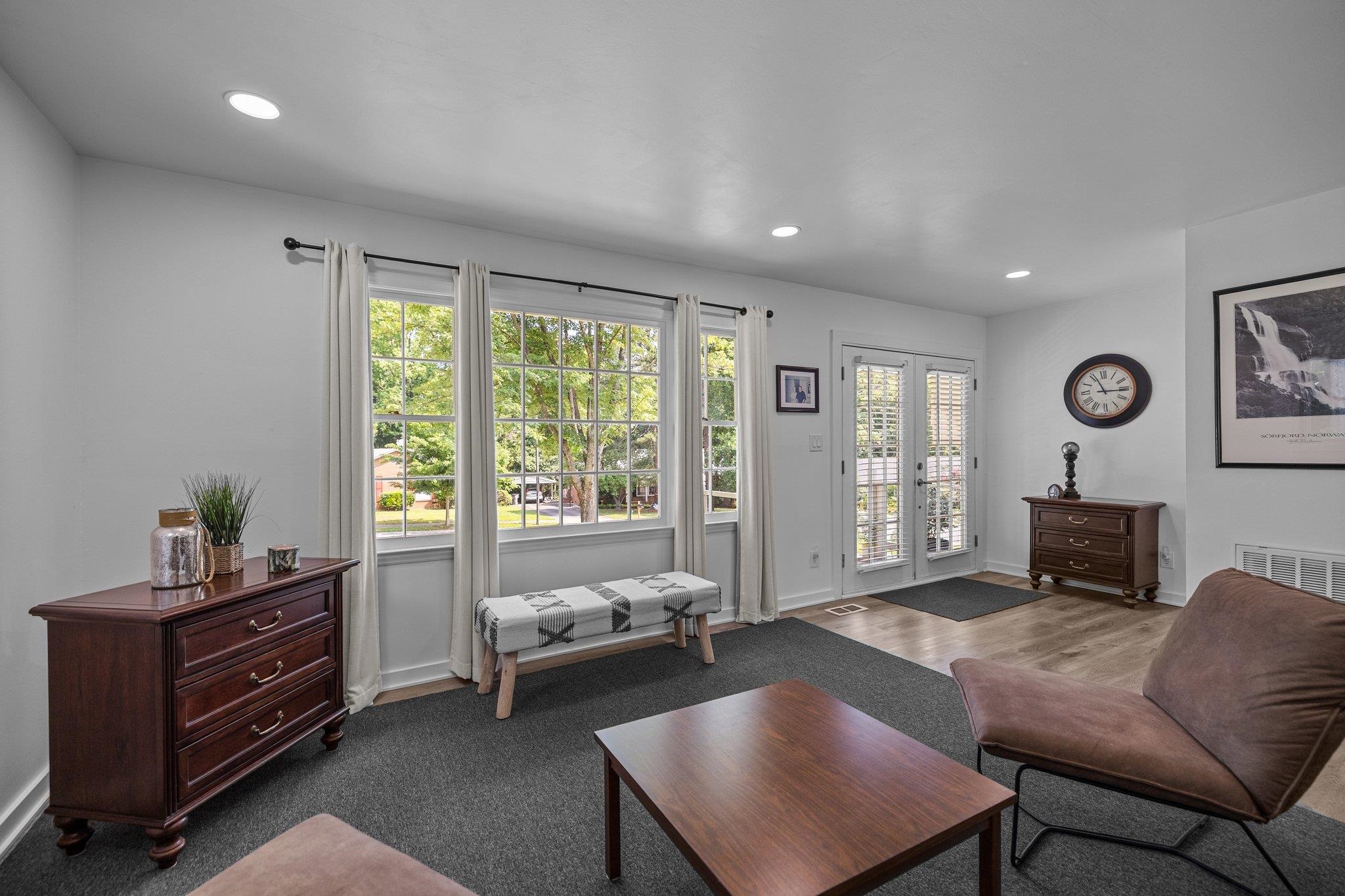 1013 Eaglewood Avenue, Charlotte, North Carolina image 6