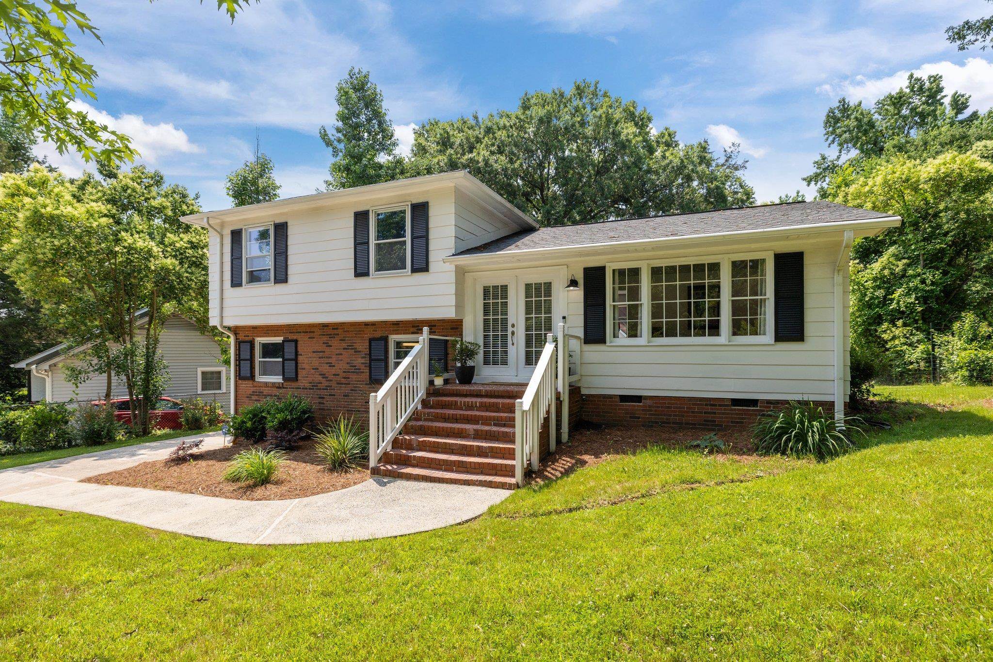 1013 Eaglewood Avenue, Charlotte, North Carolina image 3