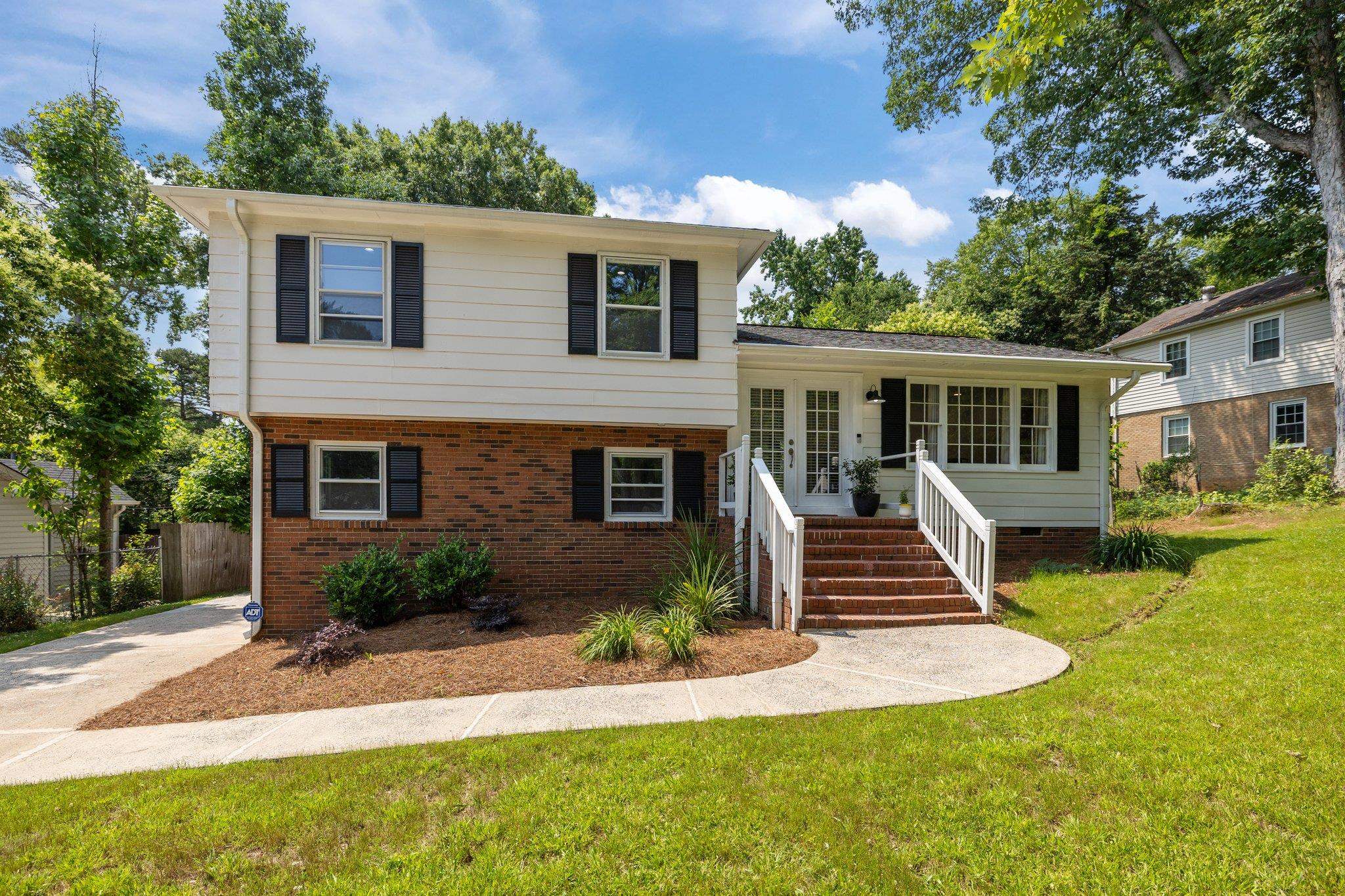 1013 Eaglewood Avenue, Charlotte, North Carolina image 1
