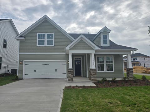Homes For Sale - 12131 Mahogany Circle Cir<br/> Inman, SC 29349