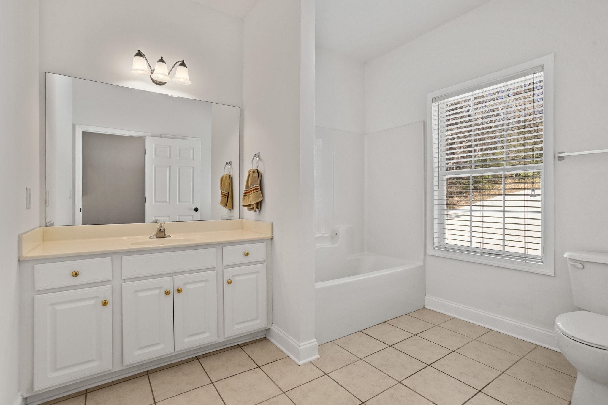 210 E Waters Edge Lane, West Union, South Carolina image 6