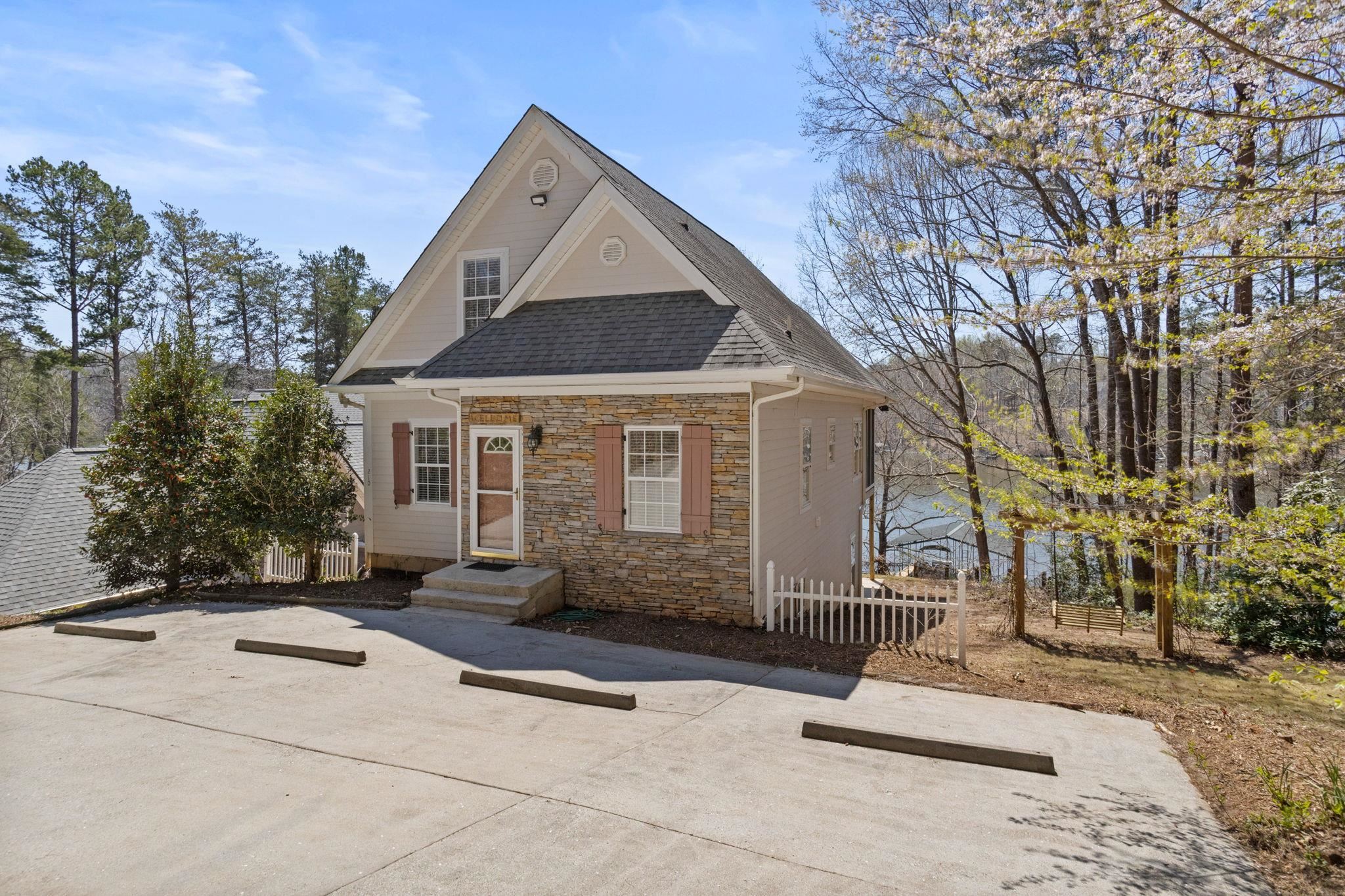 210 E Waters Edge Lane, West Union, South Carolina image 2