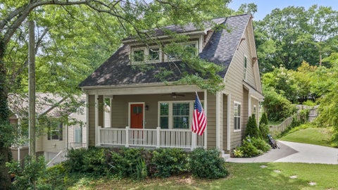 Homes For Sale - 23 Hillside Circle<br/> Greenville, SC 29607