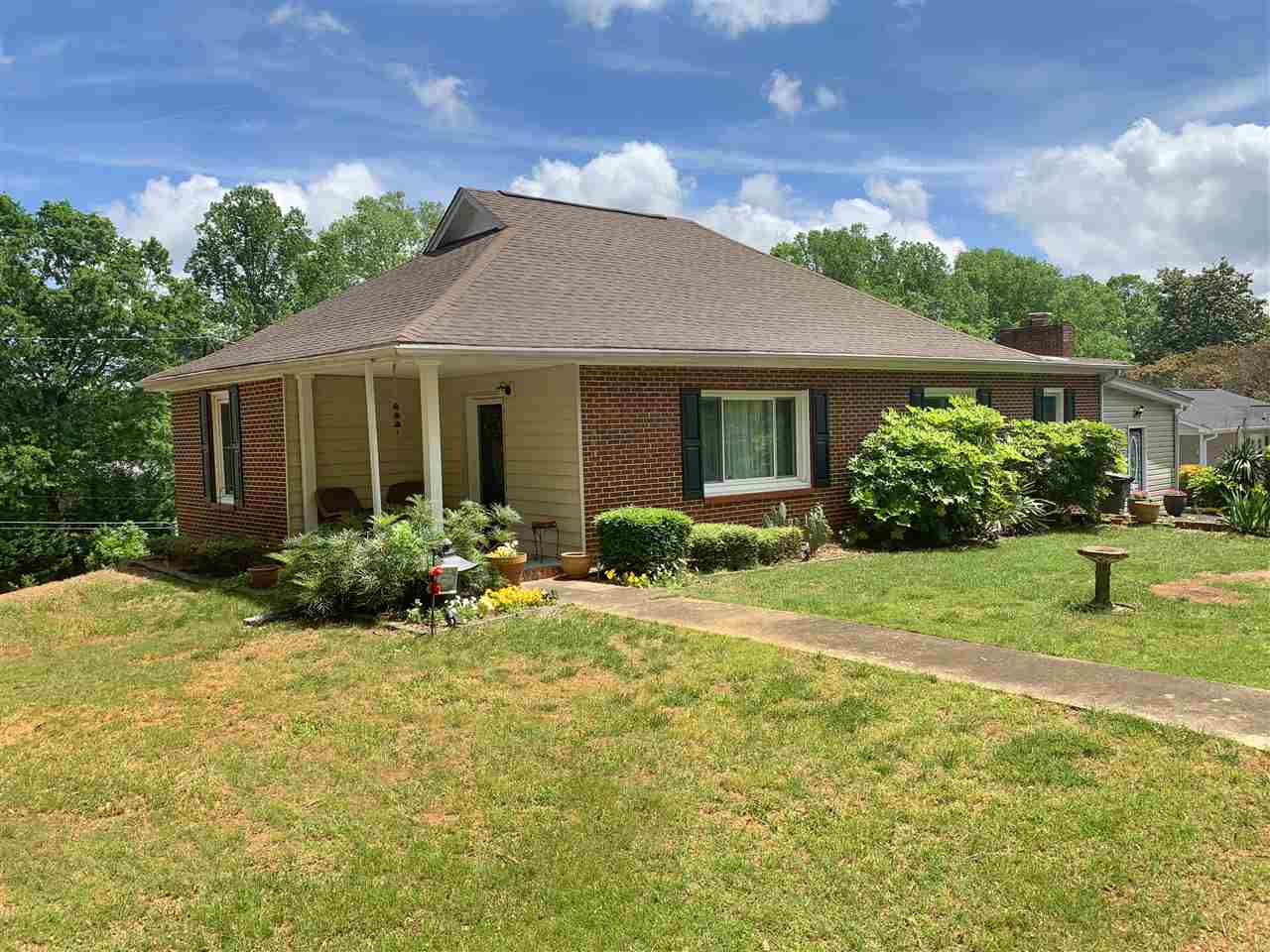 107 S Poplar Ave Ave, Landrum, South Carolina image 1