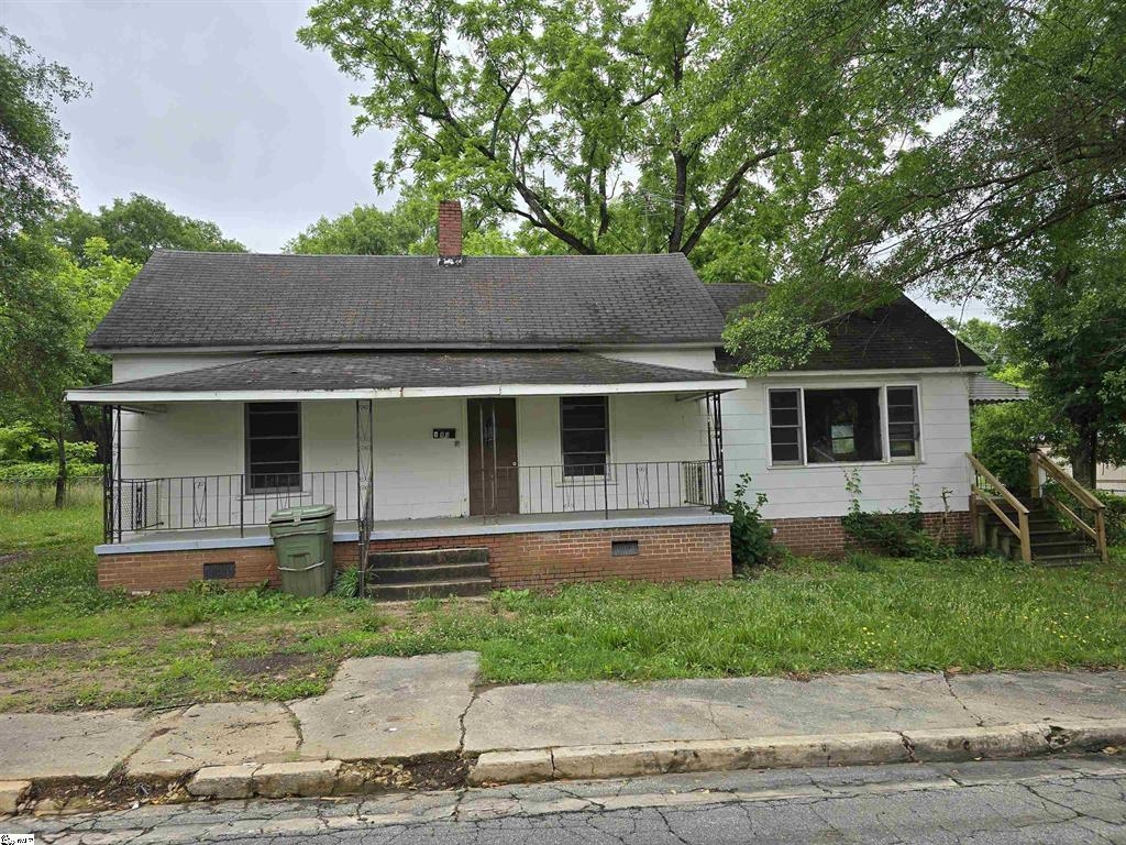 196 Poplar Street, Clinton, South Carolina image 1