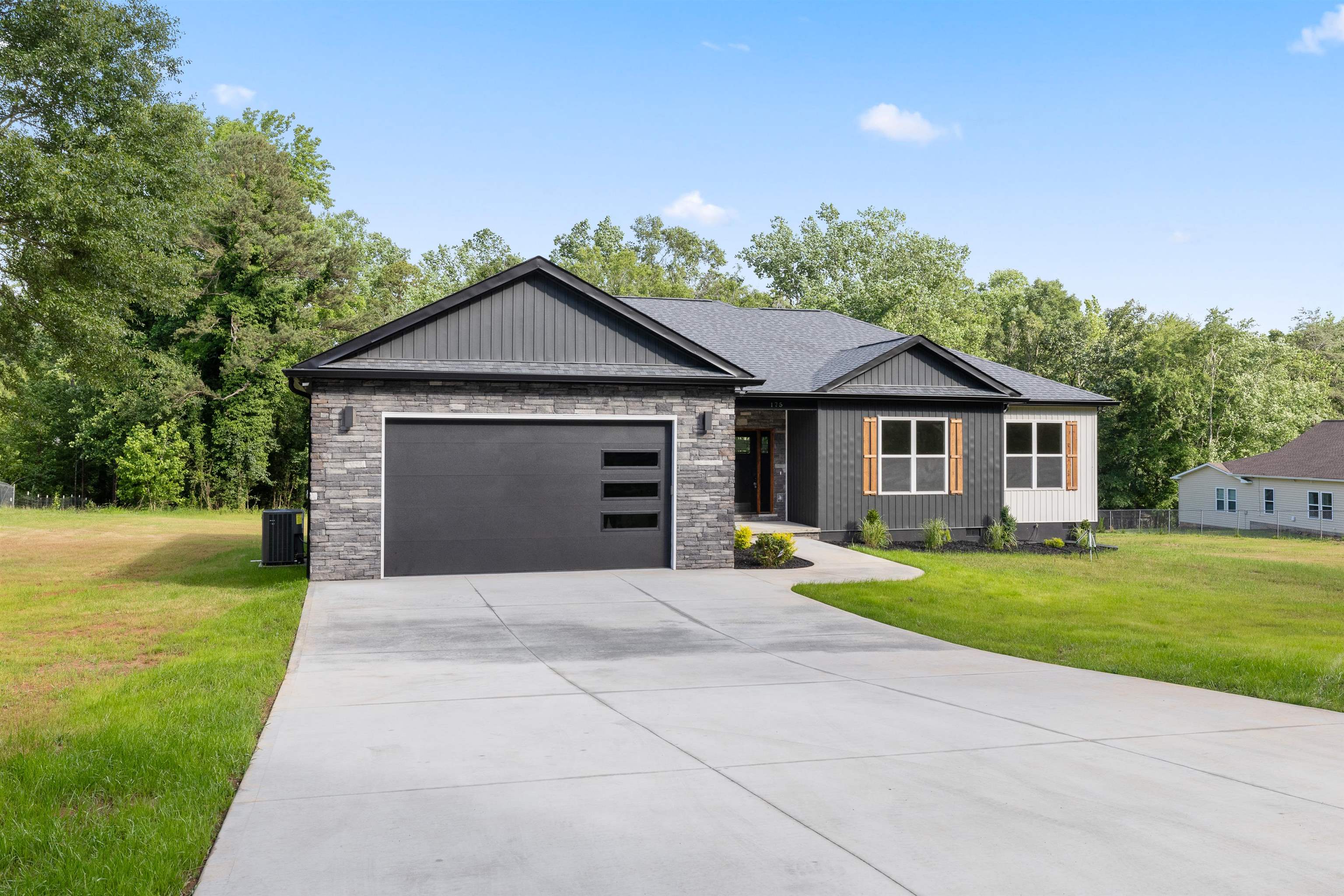 175 Riverbluff Extension, Inman, South Carolina image 1