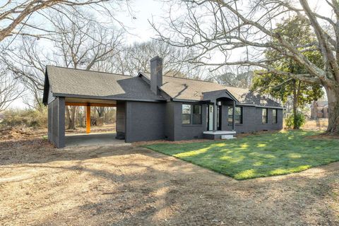 A home in Laurens