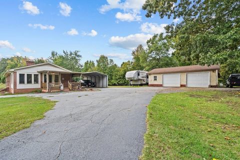 A home in Laurens