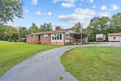 A home in Laurens