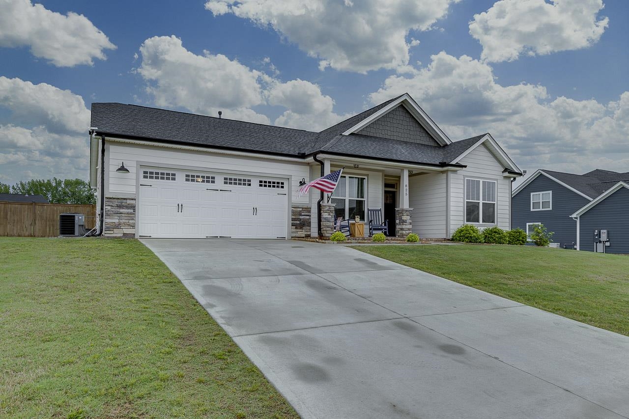825 Grantwood Circle, Greer, South Carolina image 3