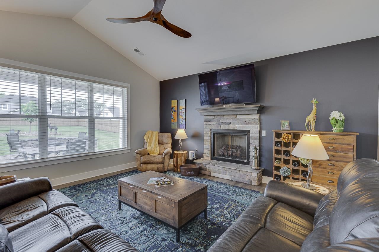 825 Grantwood Circle, Greer, South Carolina image 14