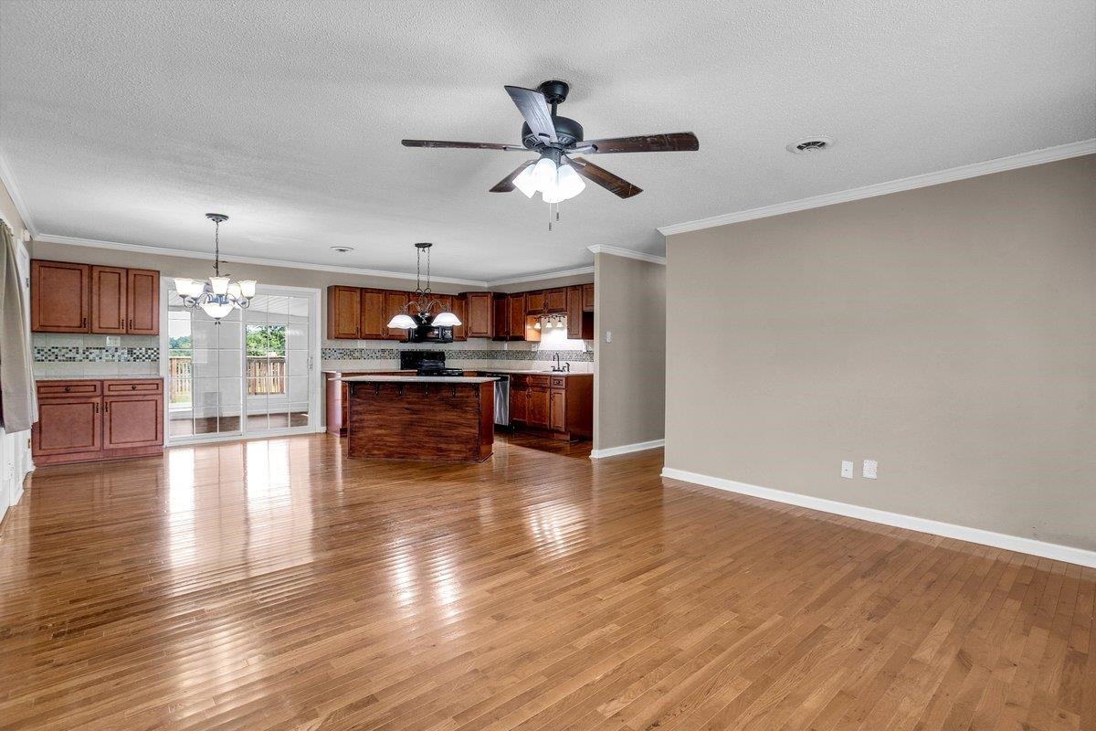 Chesnee, South Carolina 29323, United States, 3 Bedrooms Bedrooms, ,2 BathroomsBathrooms,Residential,Active,233135