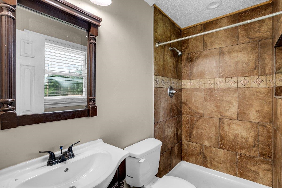 Chesnee, South Carolina 29323, United States, 3 Bedrooms Bedrooms, ,2 BathroomsBathrooms,Residential,Active,233135