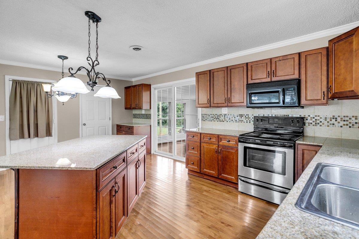 Chesnee, South Carolina 29323, United States, 3 Bedrooms Bedrooms, ,2 BathroomsBathrooms,Residential,Active,233135