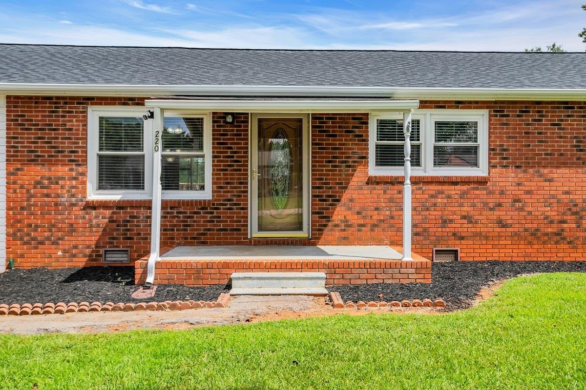 Chesnee, South Carolina 29323, United States, 3 Bedrooms Bedrooms, ,2 BathroomsBathrooms,Residential,Active,233135