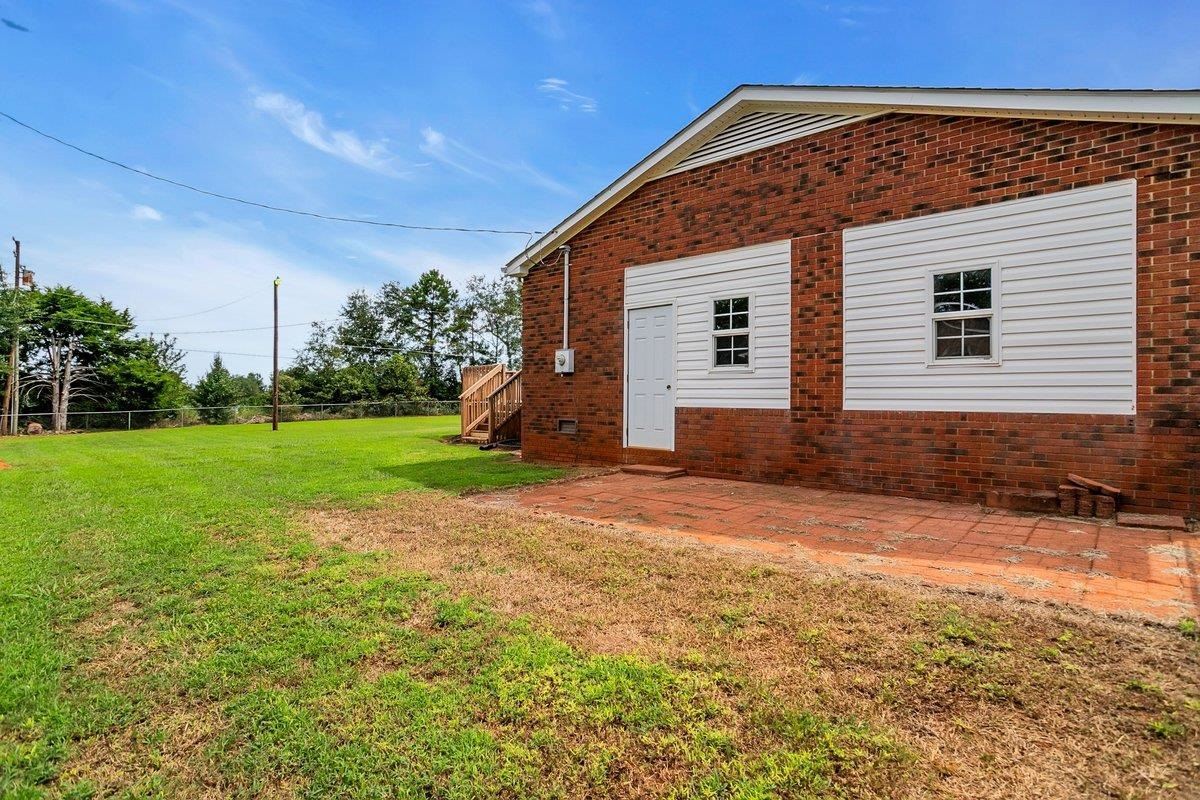 Chesnee, South Carolina 29323, United States, 3 Bedrooms Bedrooms, ,2 BathroomsBathrooms,Residential,Active,233135