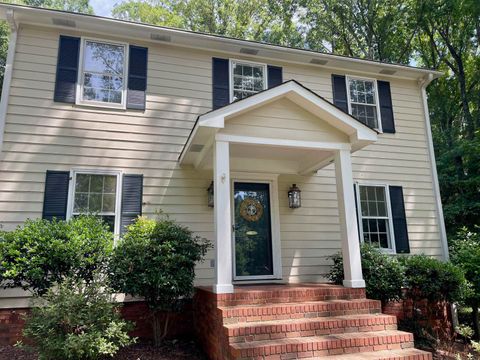 Homes For Sale - 810 Somerset Place<br/> Spartanburg, SC 29301