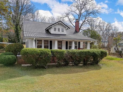 A home in Landrum