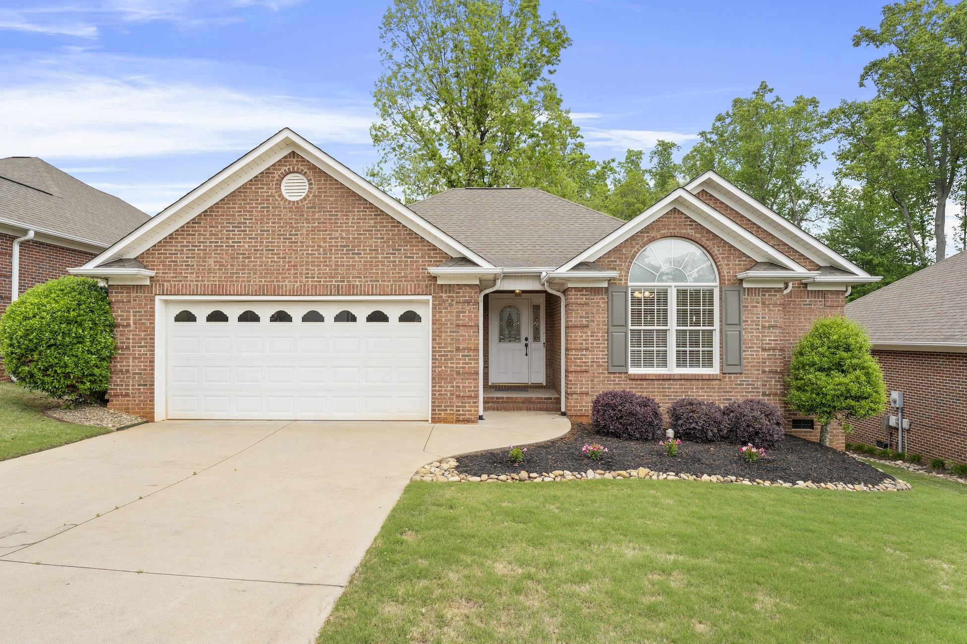 125 Hidden Ridge Drive, Spartanburg, South Carolina image 1