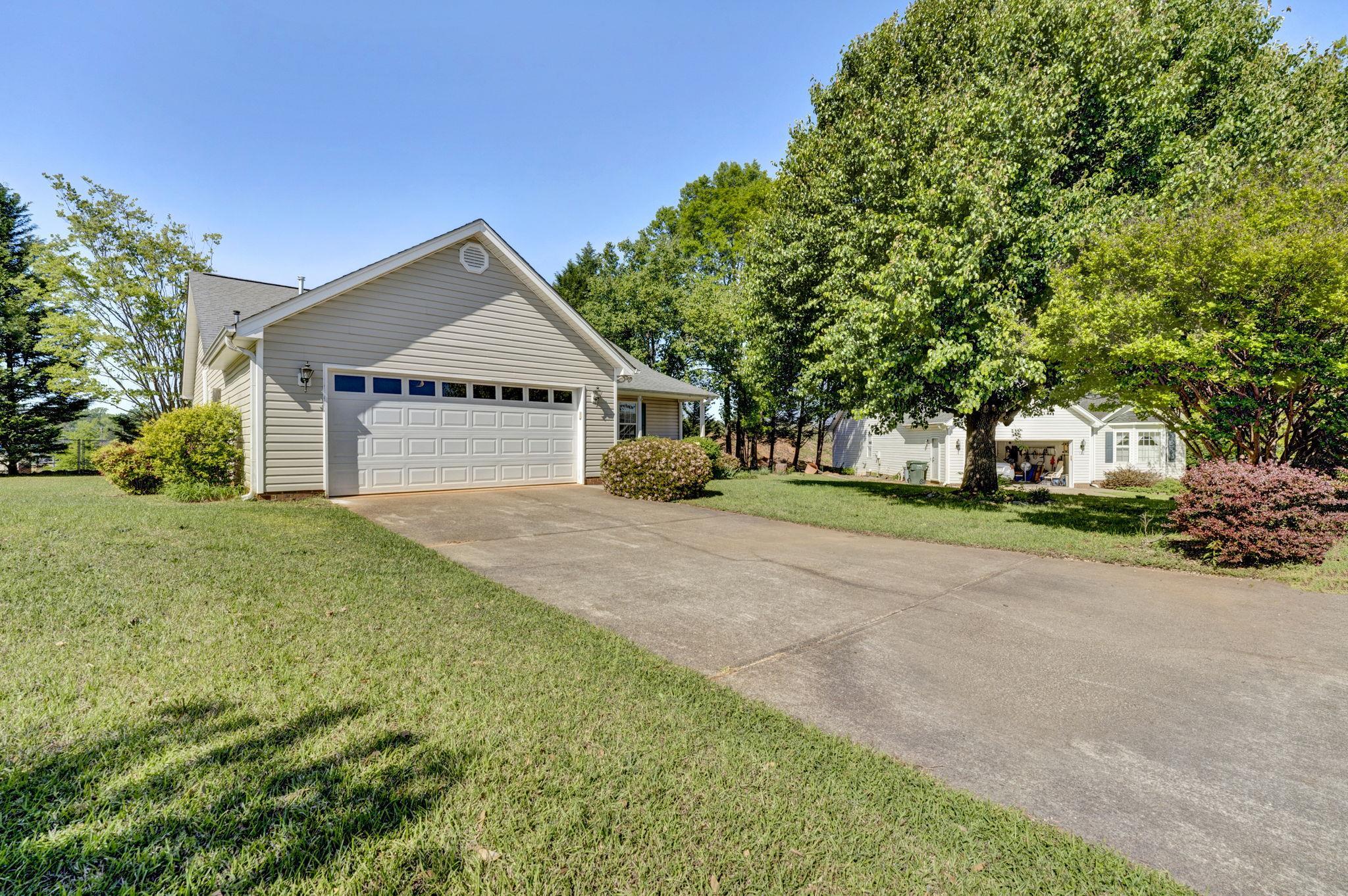 121 Meadow Hill Way, Taylors, South Carolina image 2