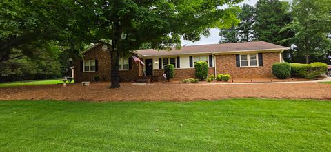 Homes For Sale - 116 Sun Valley Drive<br/> Boiling Springs, SC 29316