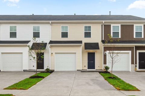 Homes For Sale - 130 Randwick Lane<br/> Greer, SC 29651