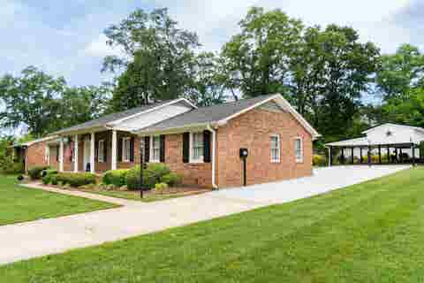 Homes For Sale - 108 Ridgeway Road<br/> Spartanburg, SC 29301