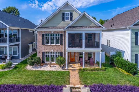 Homes For Sale - 902 Blue Moon Street<br/> Taylors, SC 29687