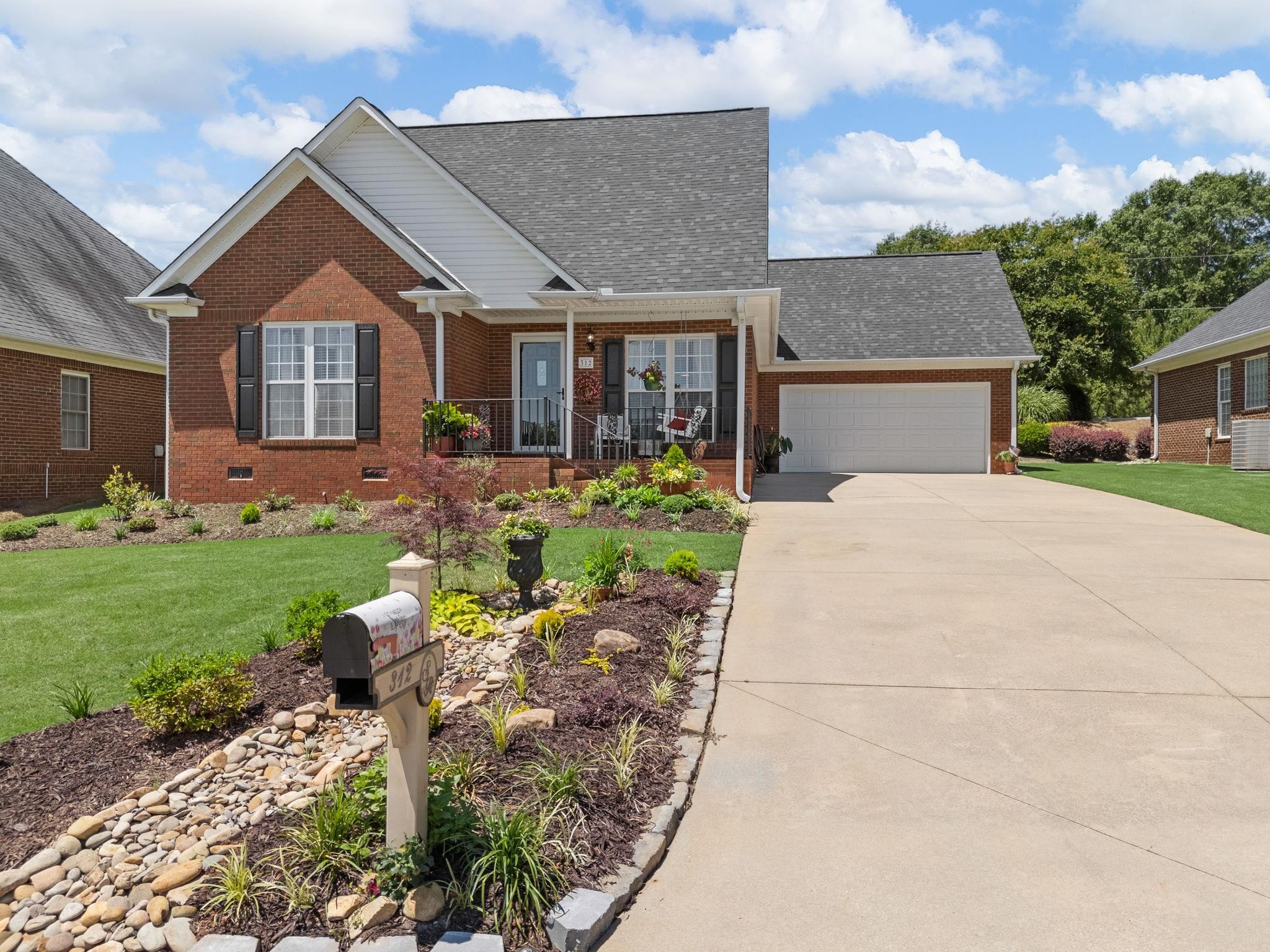 312 Terrace Hills Drive, Boiling Springs, South Carolina image 1