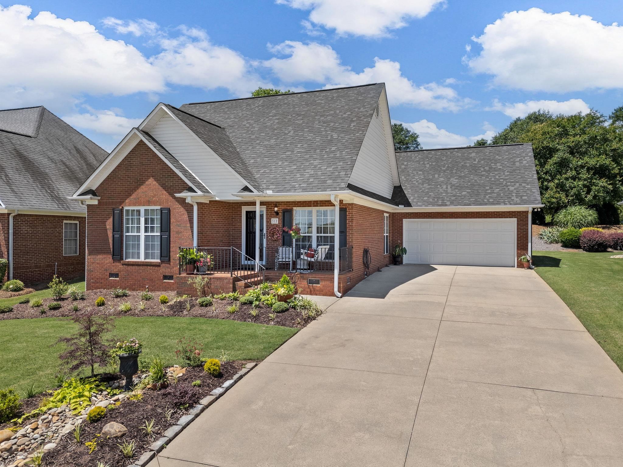 312 Terrace Hills Drive, Boiling Springs, South Carolina image 3