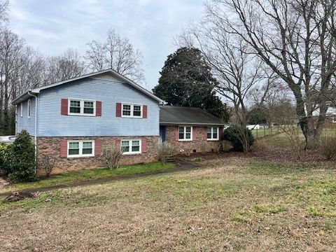 Homes For Sale - 312 Timbrooke Way<br/> EASLEY, SC 29642