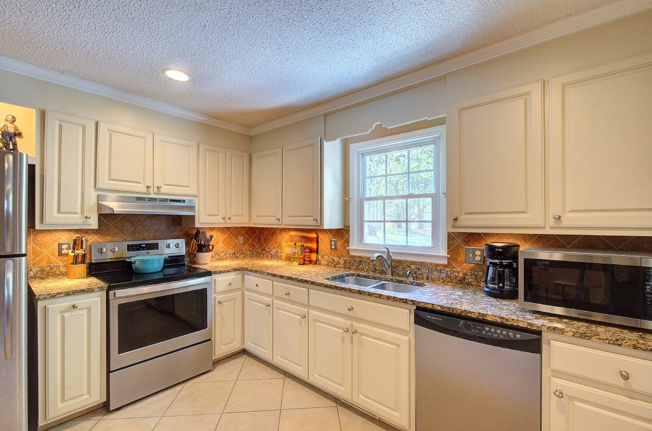 39 Rollingreen Road, Greer, South Carolina image 12