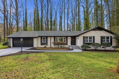 Homes For Sale - 100 Holly Road<br/> Taylors, SC 29687