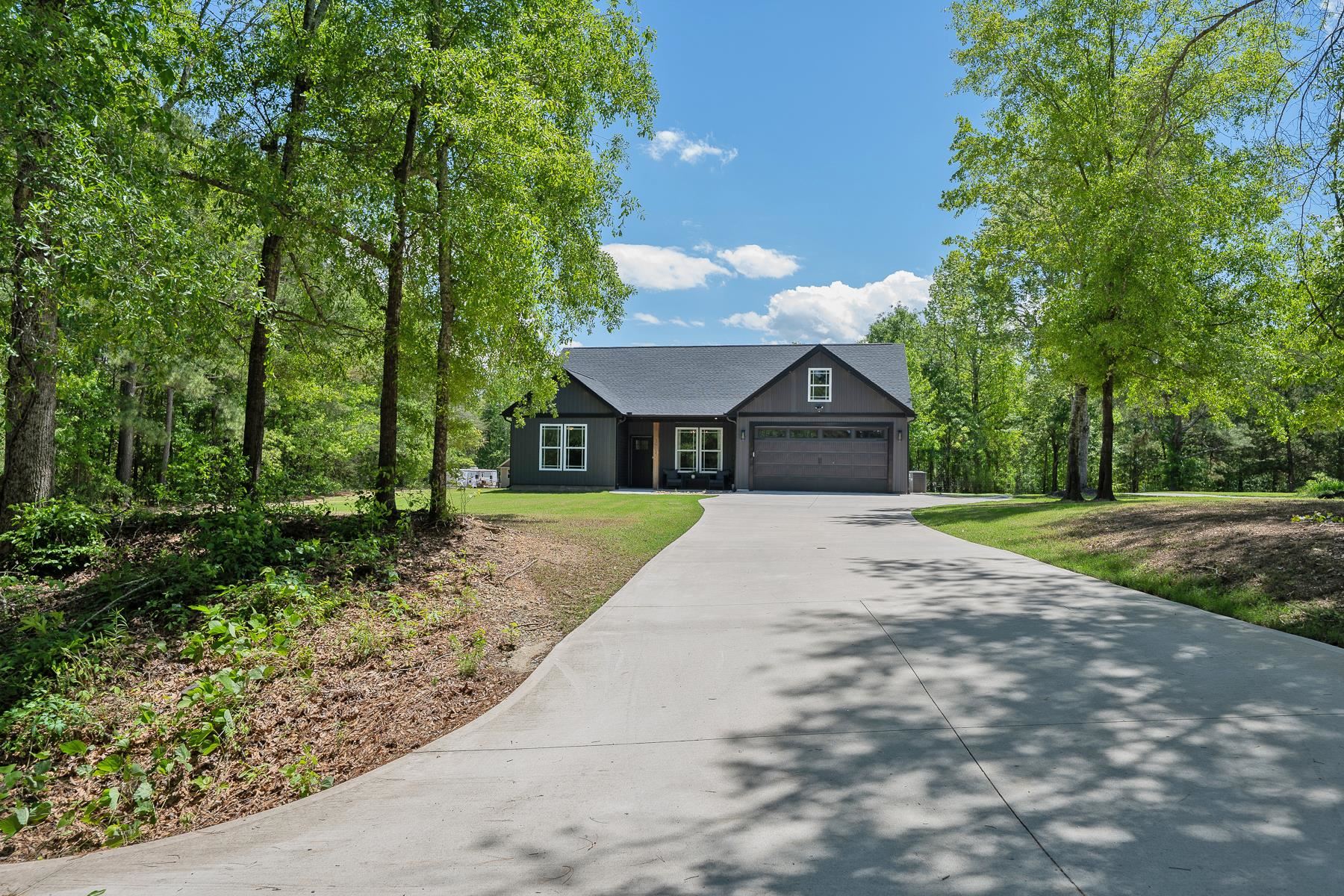 713 Bradley Dill Road, Campobello, South Carolina image 2