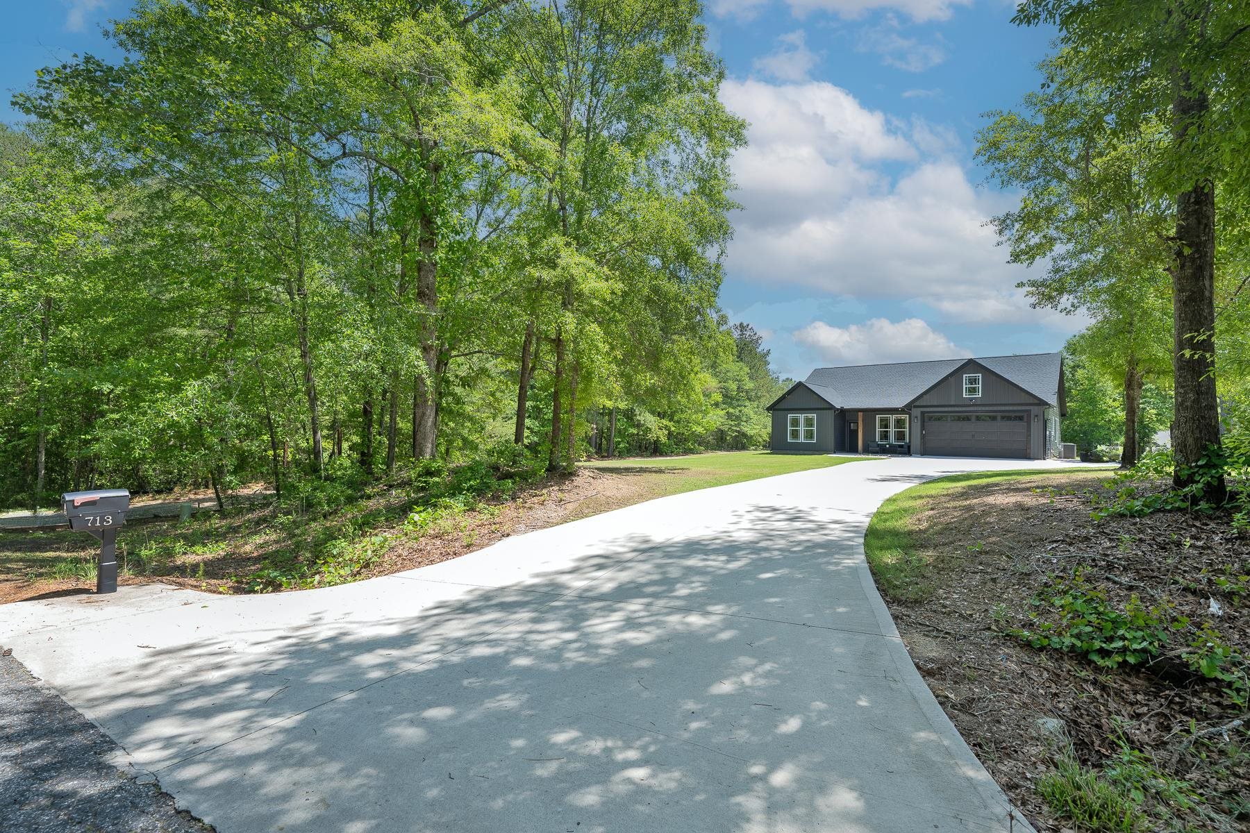 713 Bradley Dill Road, Campobello, South Carolina image 1