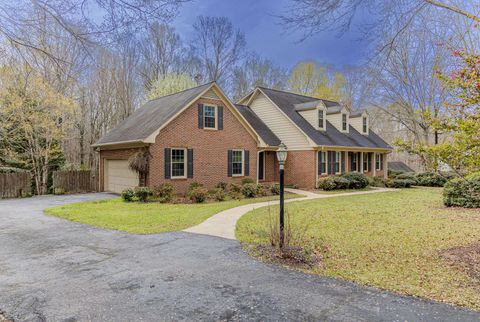 Homes For Sale - 306 Green Tree Court<br/> Spartanburg, SC 29302