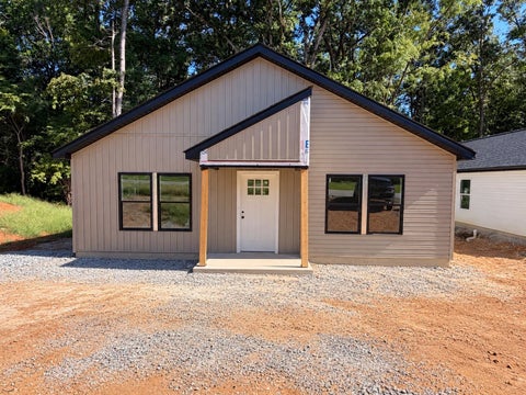 Homes For Sale - 4 Poplar Street<br/> Woodruff, SC 29388