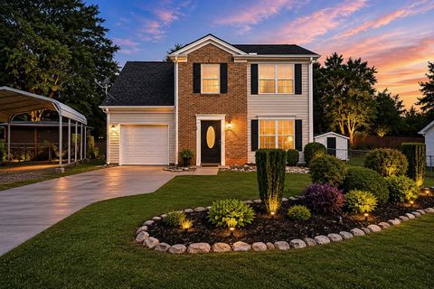 Homes For Sale - 136 W Corley Lane<br/> Spartanburg, SC 29303