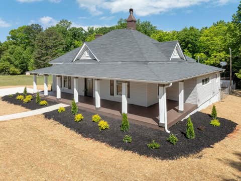 Homes For Sale - 444 W Peachtree Street<br/> Woodruff, SC 29388