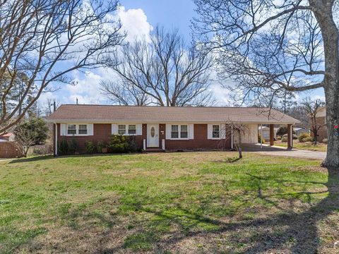 Homes For Sale - 1313 Springfield Road<br/> Boiling Springs, SC 29316
