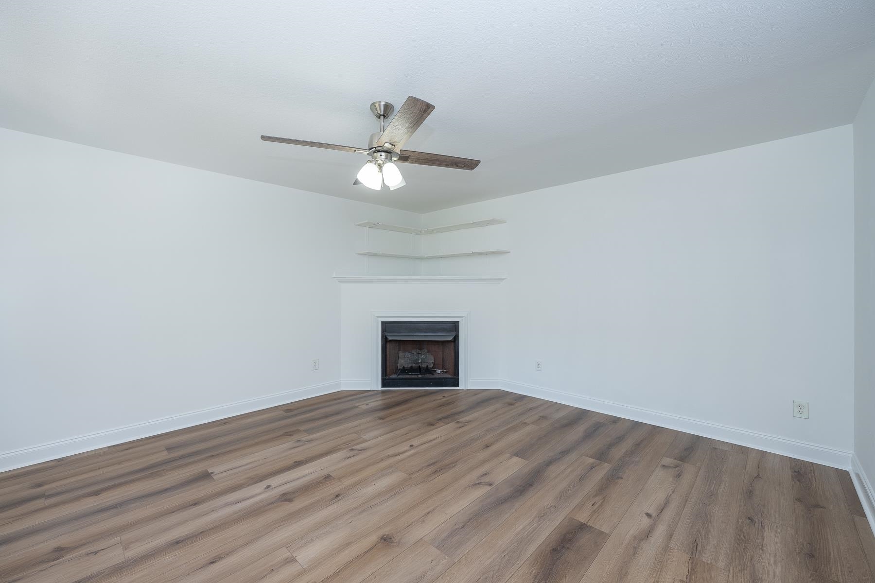 104 Kingscreek Drive, Greer, South Carolina image 4