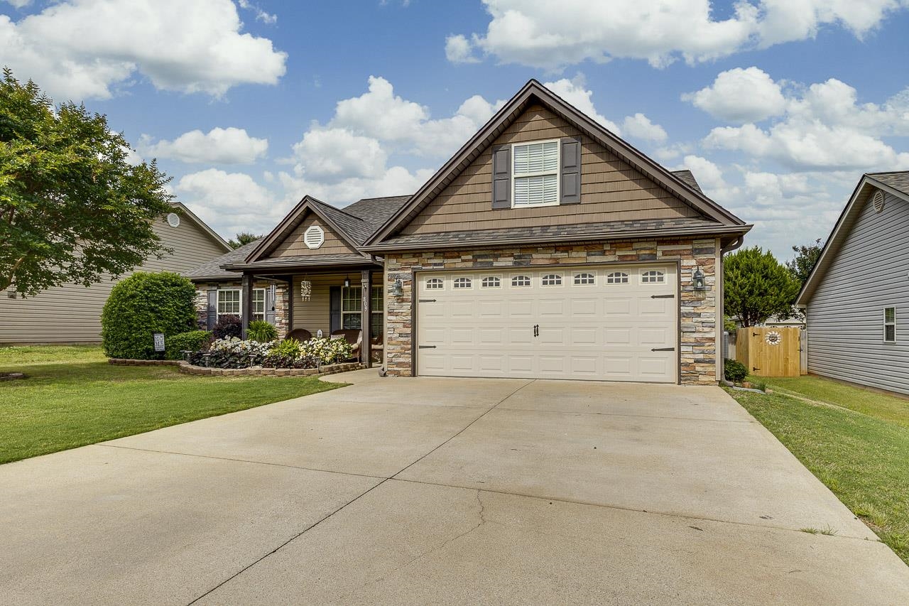 809 Dove Creek Court, Boiling Springs, South Carolina image 3