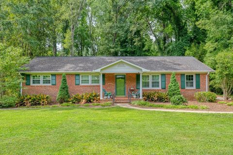 Homes For Sale - 150 Shelton Drive<br/> Spartanburg, SC 29307