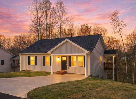 Homes For Sale - 107 Everest Drive<br/> Inman, SC 29349