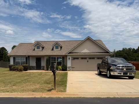 Homes For Sale - 111 Manor House Lane<br/> Spartanburg County, Chesnee, SC 29323