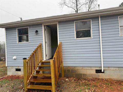 Homes For Sale - 22 Stevens St<br/> Laurens, SC 29360