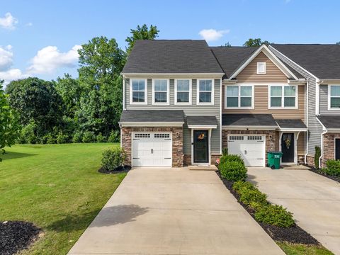 Townhouse For Sale - 515 Preakness Run<br/> Spartanburg, SC 29301