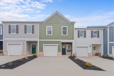 Townhouse For Sale - 113 Kerwin Court<br/> Greer, SC 29651