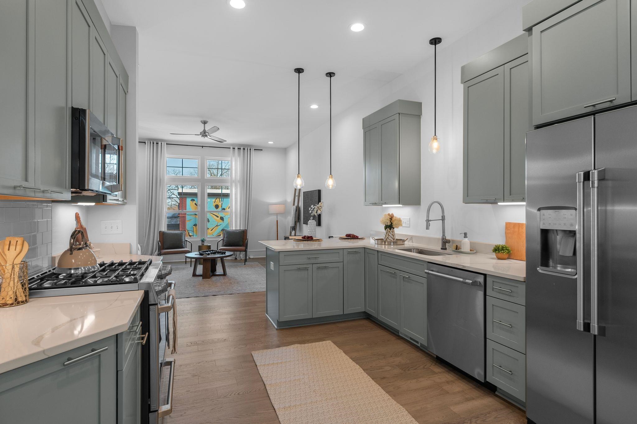121 W Stone Avenue, Greenville, South Carolina image 2