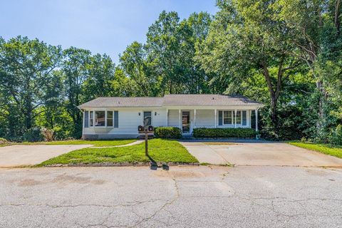 Multifamily For Sale - 4016 Pebblebrook Court<br/> Spartanburg, SC 29301